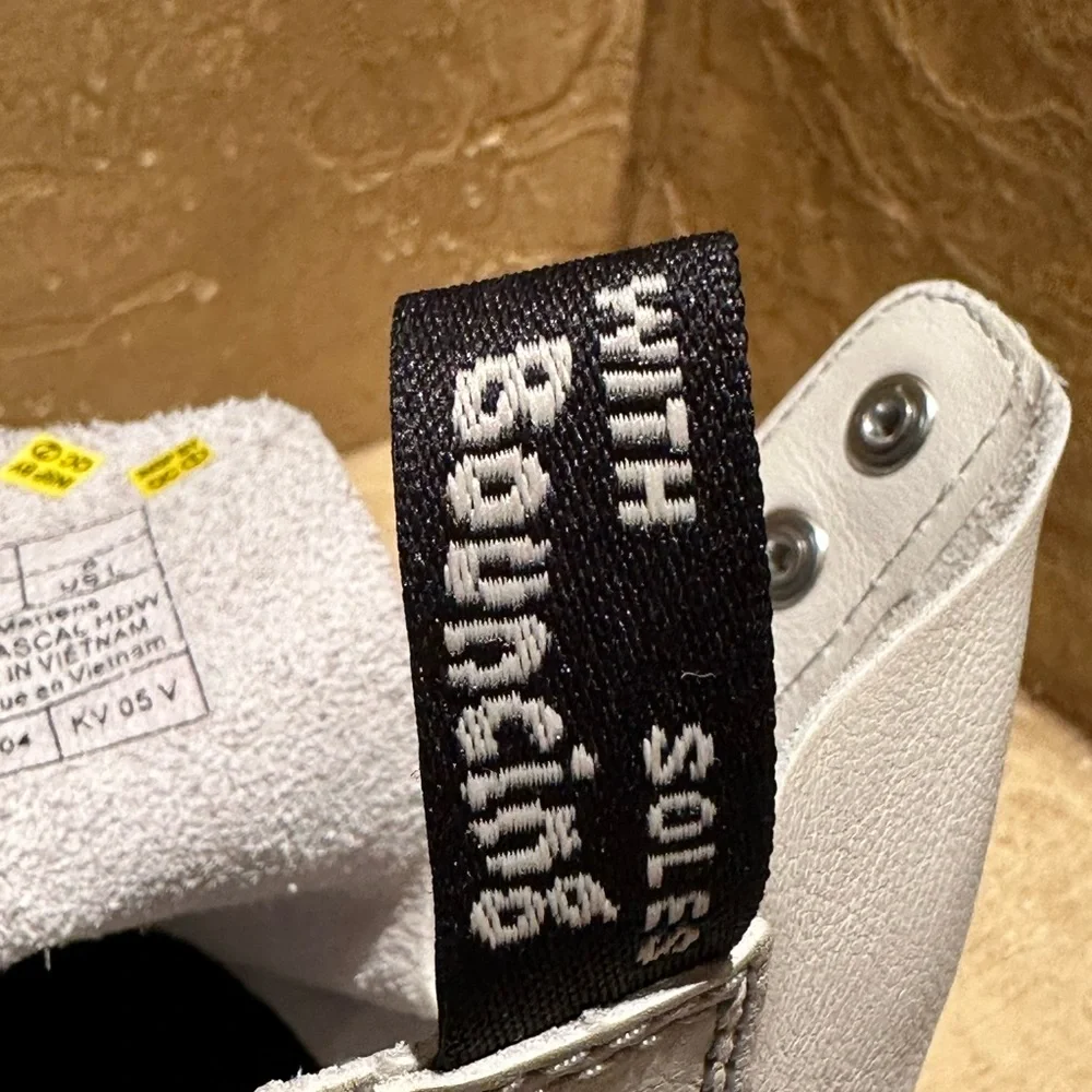 Dr Martens white leather combat boots - Picture 6 of 11